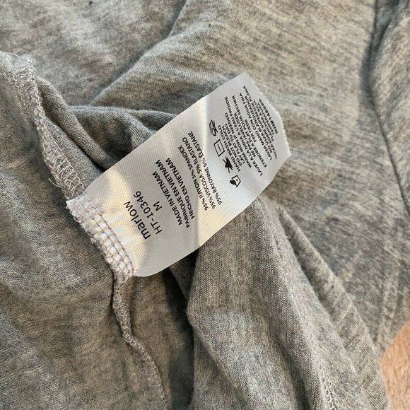 COPY - Marlow Size M Gray Casual Tee V Neck Women… - Picture 6 of 6